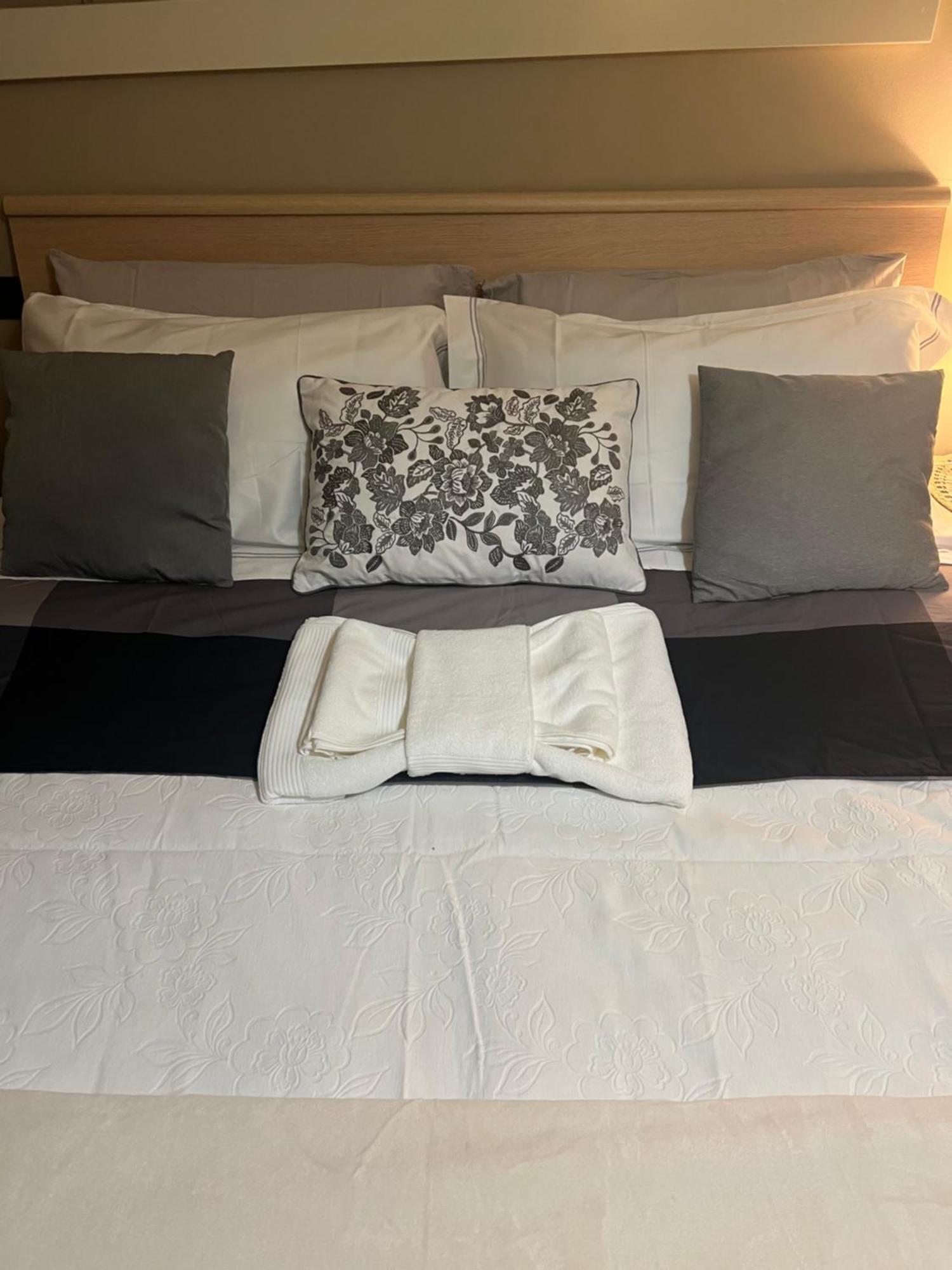 Charme & Relax - Fiera Di Roma - Fiumicino Airport Apartment Понте Галерия Екстериор снимка